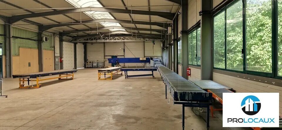 Local d'activités dans Fillinges à vendre - Photo de l’immeuble – Image 3 sur 8