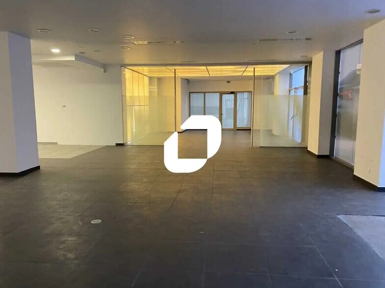 Local commercial dans Montrouge à louer - Photo de l’immeuble – Image 1 sur 10
