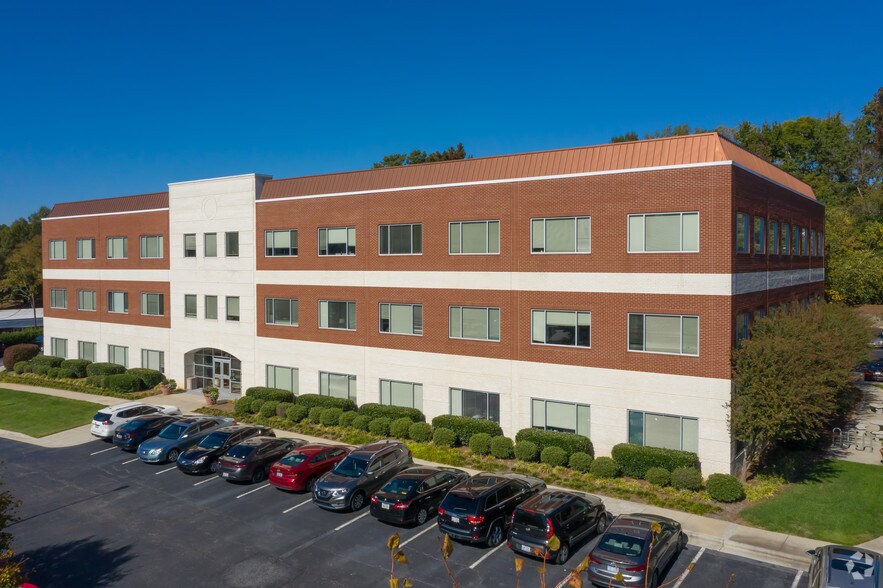 333 E Six Forks Rd, Raleigh, NC à louer - Photo principale – Image 1 sur 10