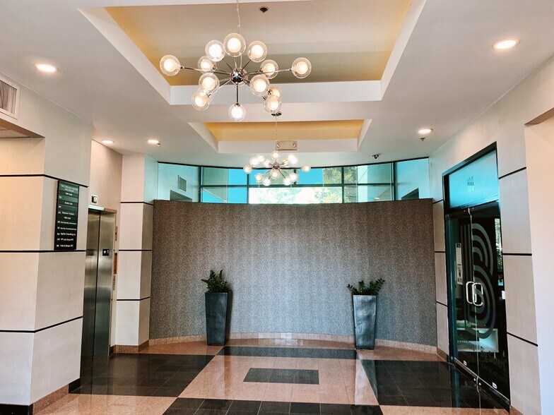 2155 Chicago Ave, Riverside, CA à louer - Photo intérieure – Image 3 sur 6