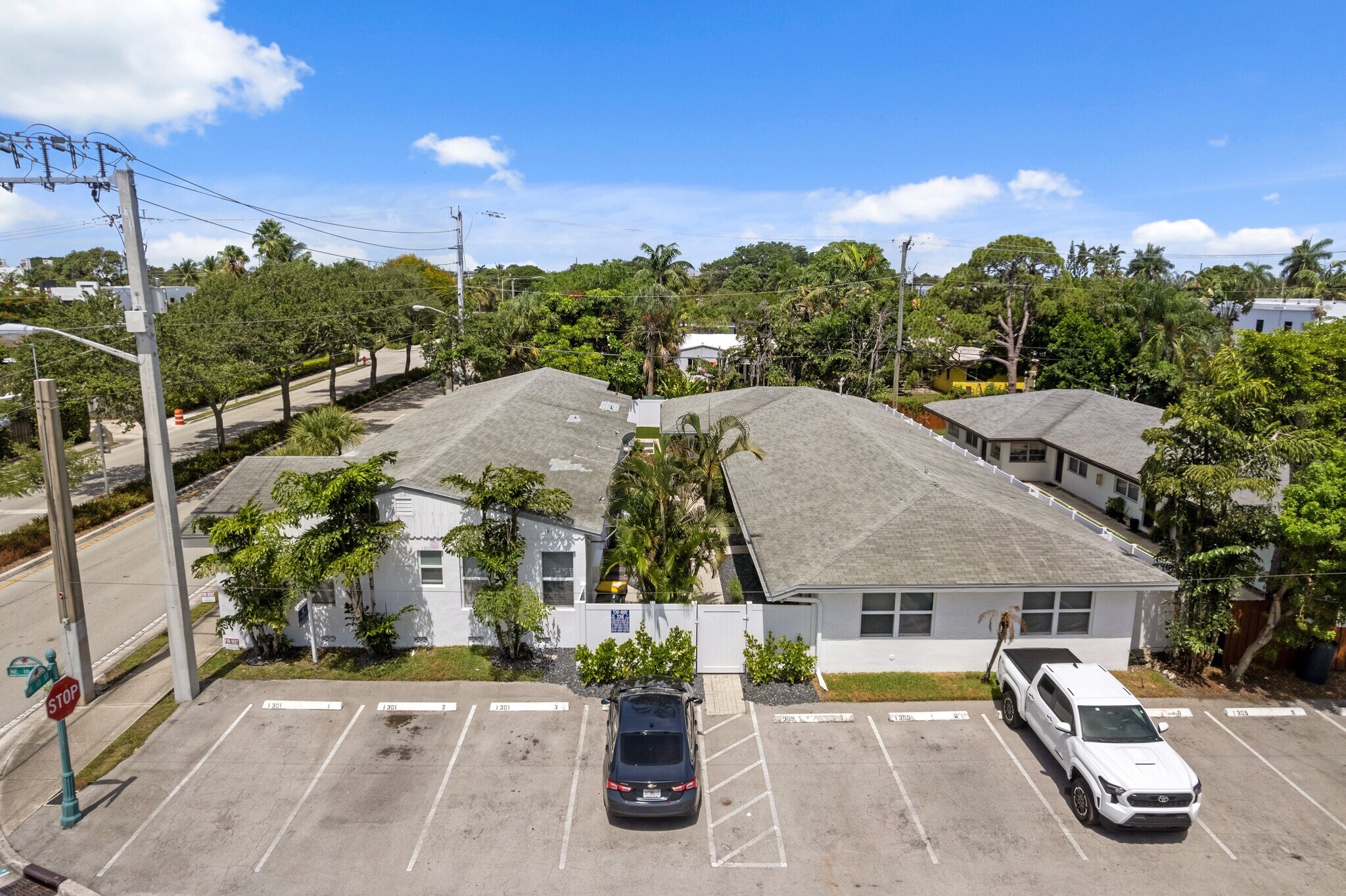 1301 NE 16th Ter, Fort Lauderdale, FL à vendre Photo de l’immeuble– Image 1 sur 26