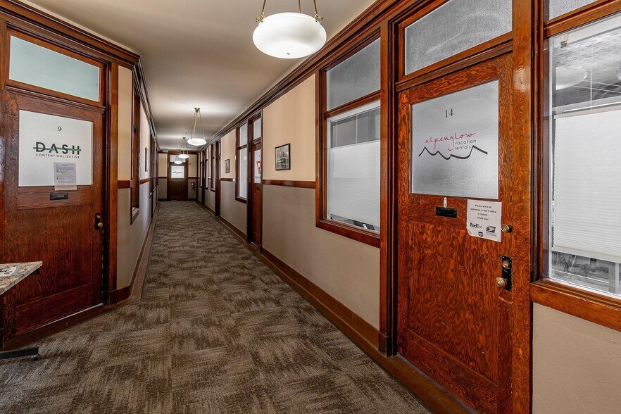 115-125 NW Oregon Ave, Bend, OR à louer - Photo de l’immeuble – Image 3 sur 5