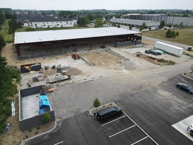 16467 Southpark Dr, Westfield, IN à louer - Photo de l’immeuble – Image 2 sur 4