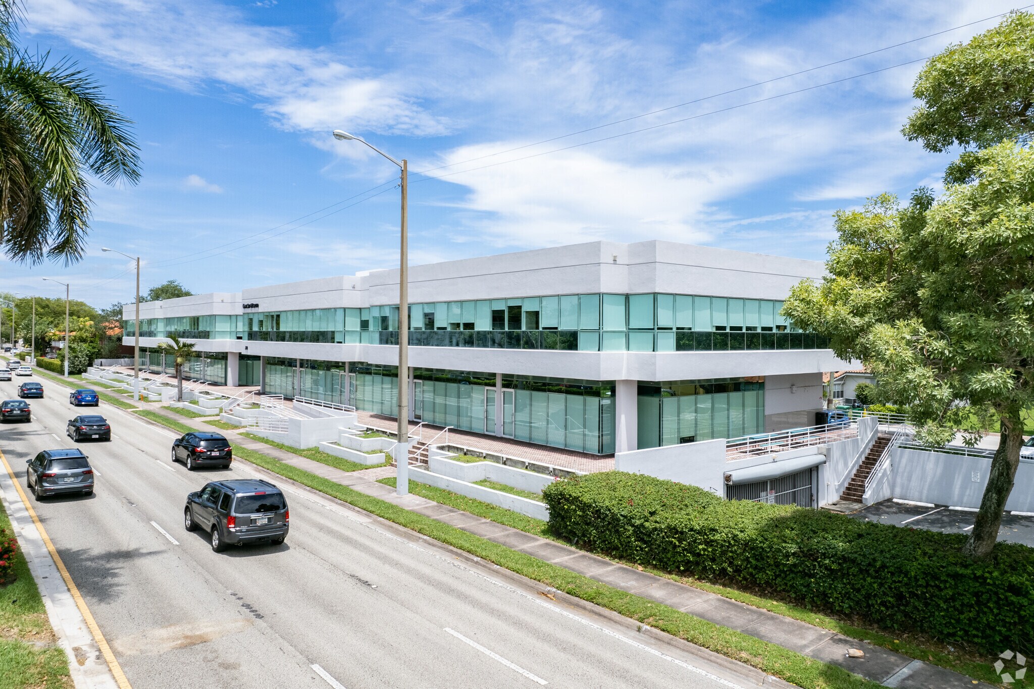 770 S Dixie Hwy, Coral Gables, FL à louer Photo de l’immeuble– Image 1 sur 8