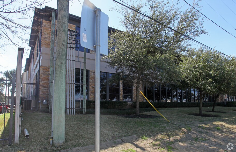 5325 Katy Fwy, Houston, TX à vendre - Photo de l’immeuble – Image 2 sur 3