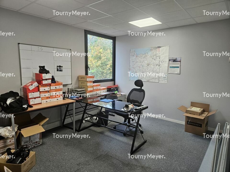 Bureau dans Chartres-de-Bretagne à vendre Photo intérieure– Image 1 sur 5
