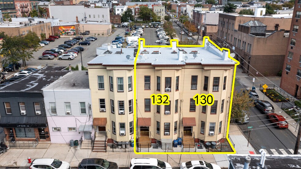 130-132 Griffith St, Jersey City, NJ à vendre - Photo de l’immeuble – Image 1 sur 11