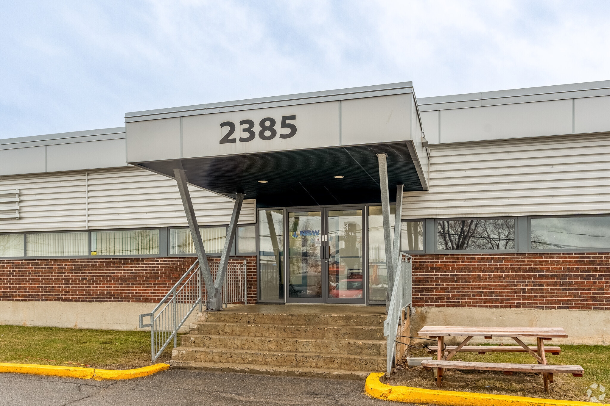 2383-2393 Av Watt, Québec, QC à louer Photo principale– Image 1 sur 7