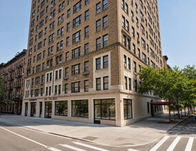 341 Amsterdam Ave, New York, NY à louer Photo de l’immeuble– Image 1 sur 2