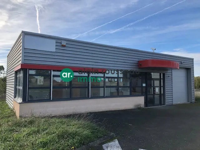 Bureau dans Mozé-sur-Louet à vendre - Photo de l’immeuble – Image 1 sur 2
