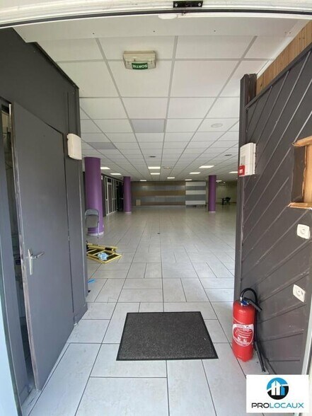 Local commercial dans Saint-Martin-le-Vinoux à vendre - Photo intérieure – Image 2 sur 12