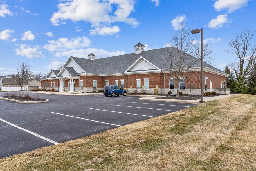 2498 Bluestone Dr, Findlay, OH à louer - Photo de l’immeuble – Image 3 sur 14