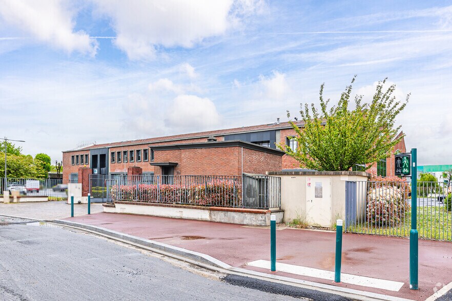 Local d’activités dans Gennevilliers à louer - Photo principale – Image 1 sur 2
