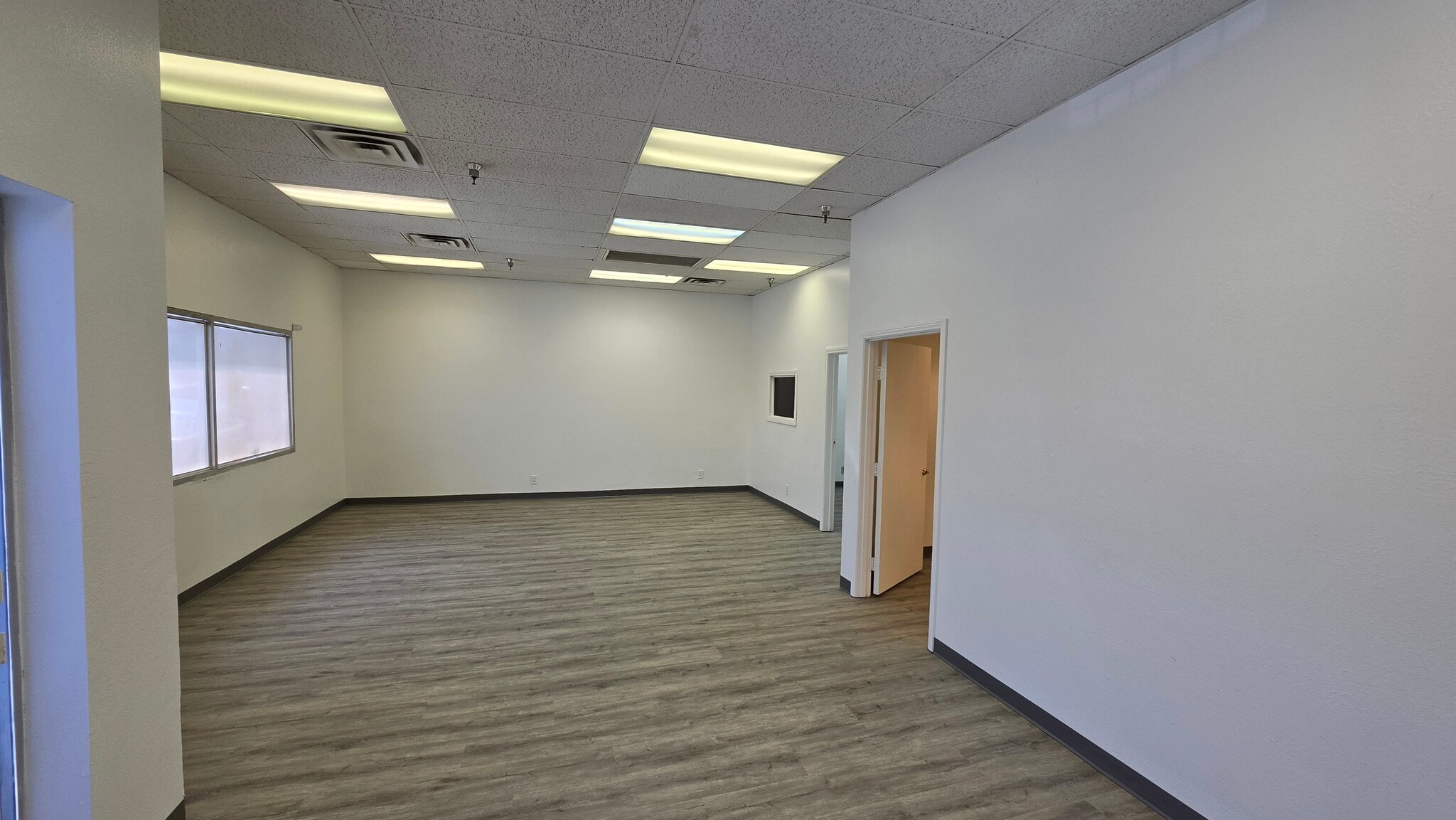 4420 Arville St, Las Vegas, NV à louer Photo intérieure– Image 1 sur 9