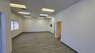 4420 Arville St, Las Vegas, NV à louer Photo intérieure– Image 1 sur 9
