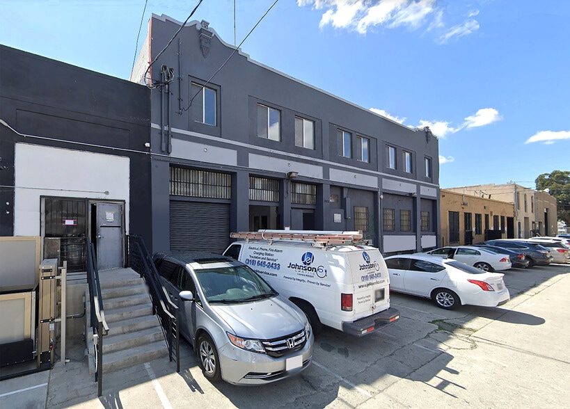 1922 E 7th Pl, Los Angeles, CA à louer - Photo de l’immeuble – Image 1 sur 9