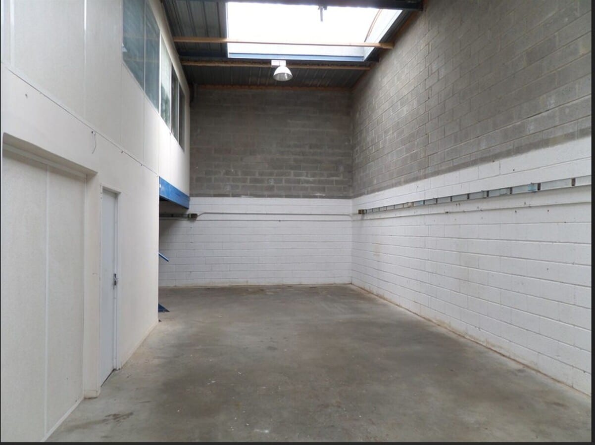 6 Rue Des Freres Lumiere, Jouy-le-Moutier, VDO 95280 - Lot RDC + R+1 - - Photo intérieure - Image 1 of 3