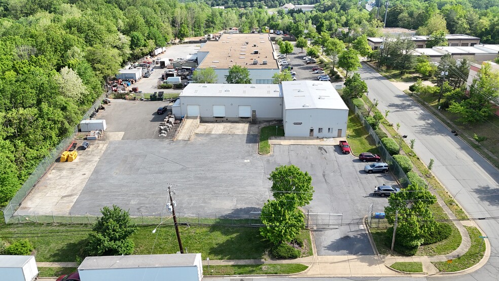 8200 Cryden Way, District Heights, MD à louer - Photo de l’immeuble – Image 1 sur 4