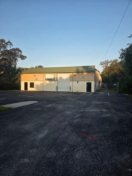 7753 Rutillio Ct, New Port Richey, FL à louer - Photo de l’immeuble – Image 1 sur 10