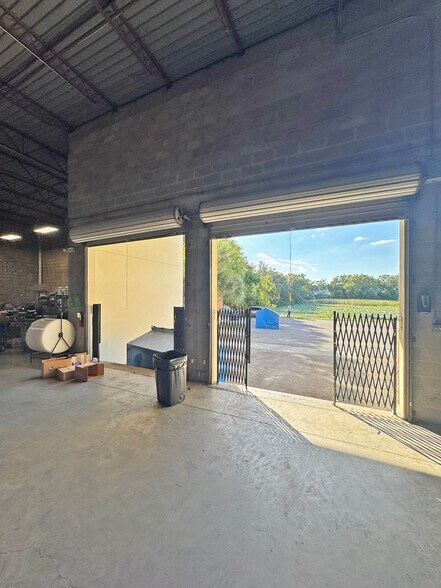 5040 Tampa West Blvd, Tampa, FL à vendre - Photo de l’immeuble – Image 2 sur 6