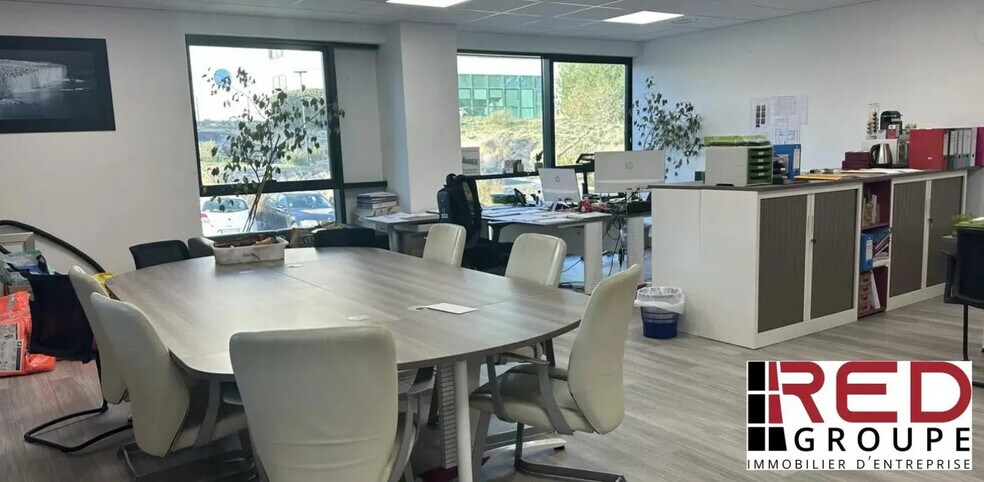Bureau dans La Ciotat à louer - Photo de l’immeuble – Image 3 sur 5