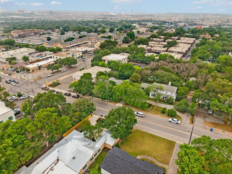 113 E Sunset Rd, San Antonio, TX à vendre - Photo de l’immeuble – Image 2 sur 58