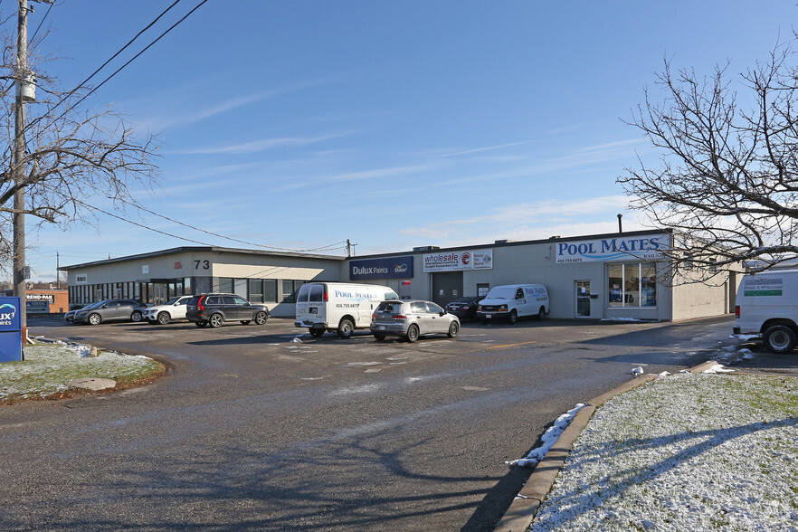 73 Railside Rd, Toronto, ON à louer - Photo principale – Image 1 sur 7