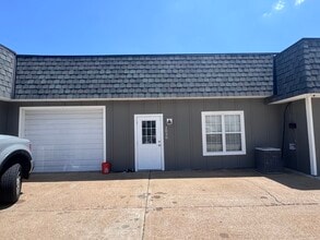 4011 W Outer Rd, Arnold, MO à louer Photo de l’immeuble– Image 1 sur 11