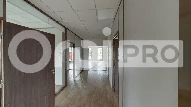 Bureau dans Neuville-sur-Saône à louer - Photo intérieure – Image 3 sur 7