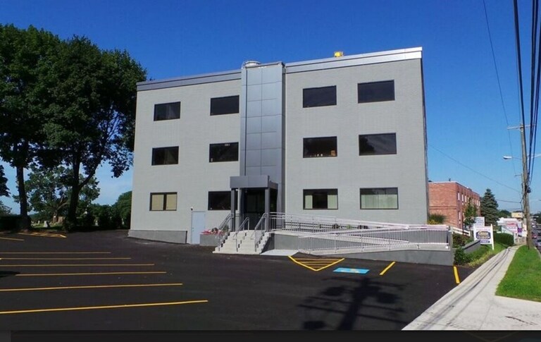 8600 West Chester Pike, Upper Darby Township, PA à vendre - Photo principale – Image 1 sur 8