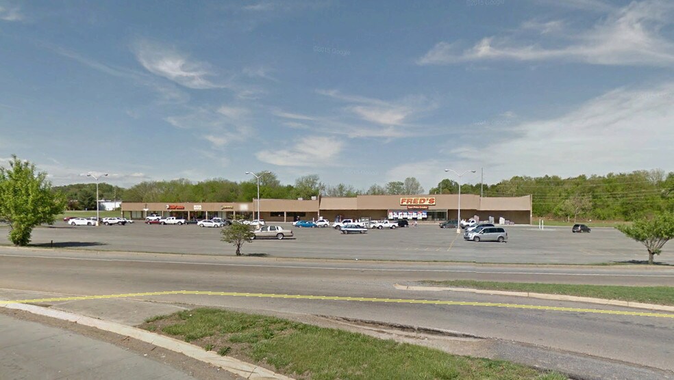 122-140 Five Rivers Plaza Way, Newport, TN à louer - Photo principale – Image 1 sur 2