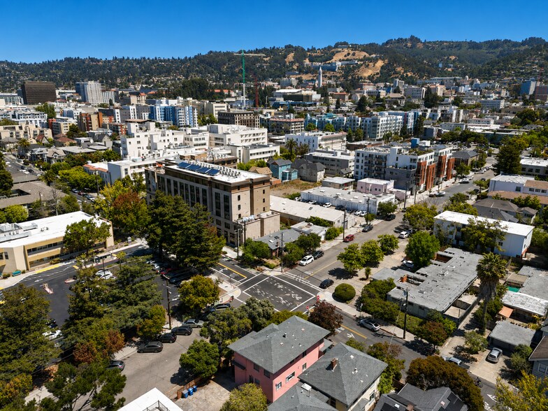 2520 Milvia St, Berkeley, CA à vendre - Photo de l’immeuble – Image 3 sur 14