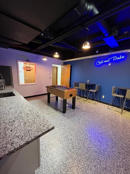 2855 Anthony Ln S, Saint Anthony, MN à louer - Photo intérieure – Image 2 sur 18