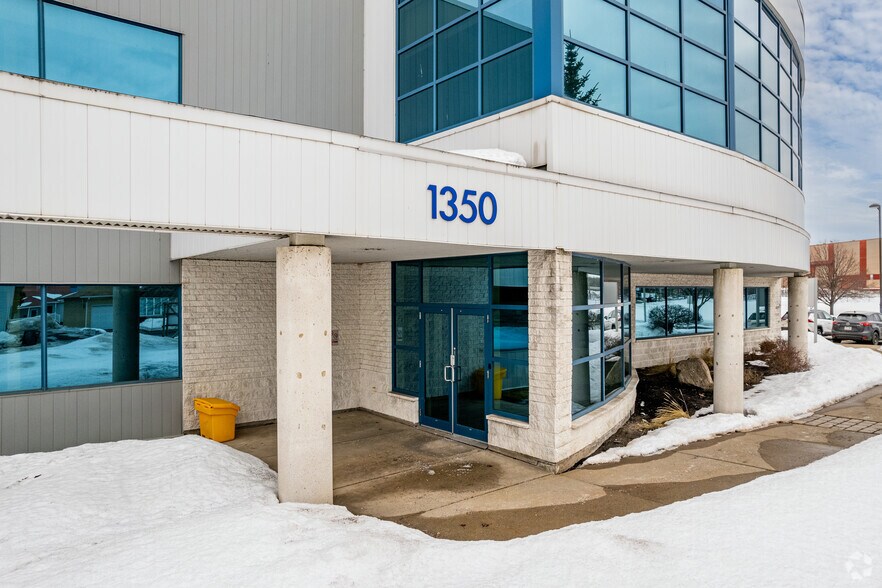 1350 Ch Saint-Roch, Sorel-tracy, QC à louer - Photo de l’immeuble – Image 3 sur 4