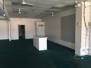 1111 E Tyler St, Athens, TX à louer Photo intérieure– Image 2 sur 5