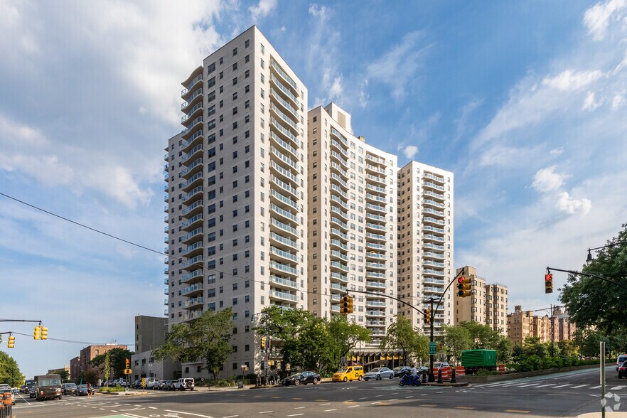 1020-1038 Grand Concourse, Bronx, NY à louer - Photo principale – Image 1 sur 13