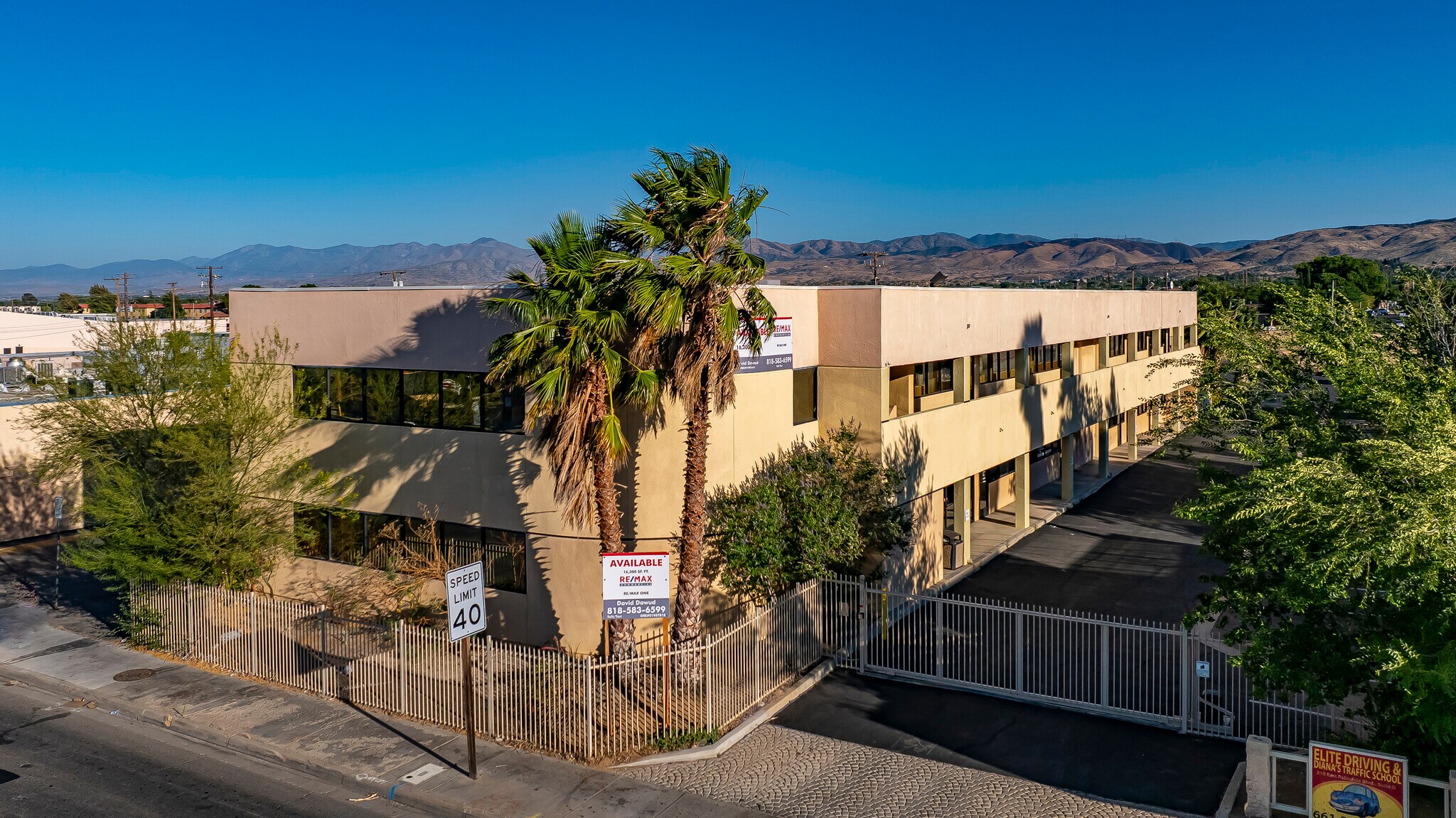 310 E Palmdale Blvd, Palmdale, CA à vendre Photo de l’immeuble– Image 1 sur 34