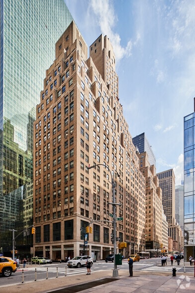 509 Madison Ave, New York, NY à louer - Photo principale – Image 1 sur 8