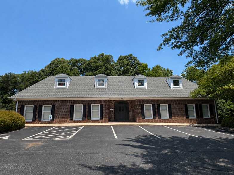 508 Arbor Hill Rd, Kernersville, NC à louer - Photo de l’immeuble – Image 1 sur 12