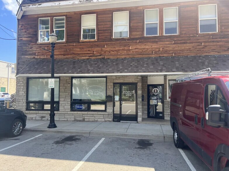 19-25 Spring St, Cary, IL à louer - Photo de l’immeuble – Image 1 sur 5