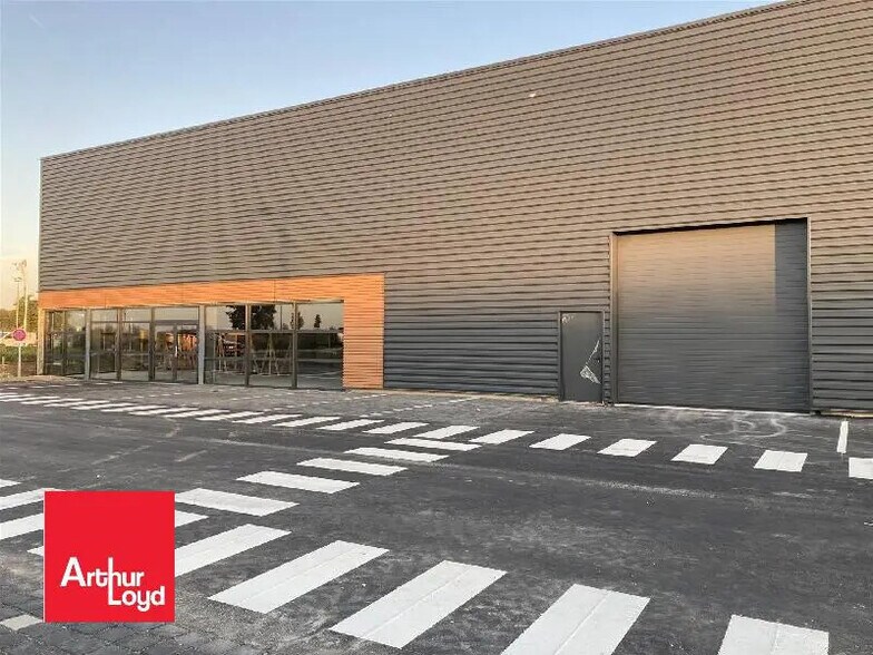 Local d’activités dans Mainvilliers à louer - Photo de l’immeuble – Image 1 sur 5