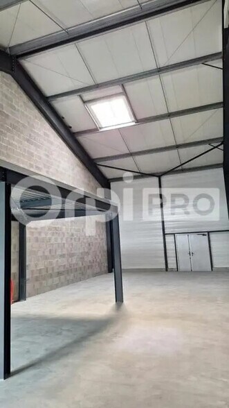 Local d’activités dans Saint-Molf à louer - Photo intérieure – Image 3 sur 4