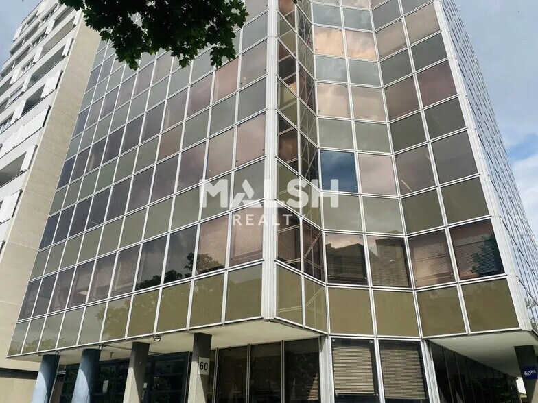 Bureau dans Villeurbanne à louer - Photo de l’immeuble – Image 2 sur 17