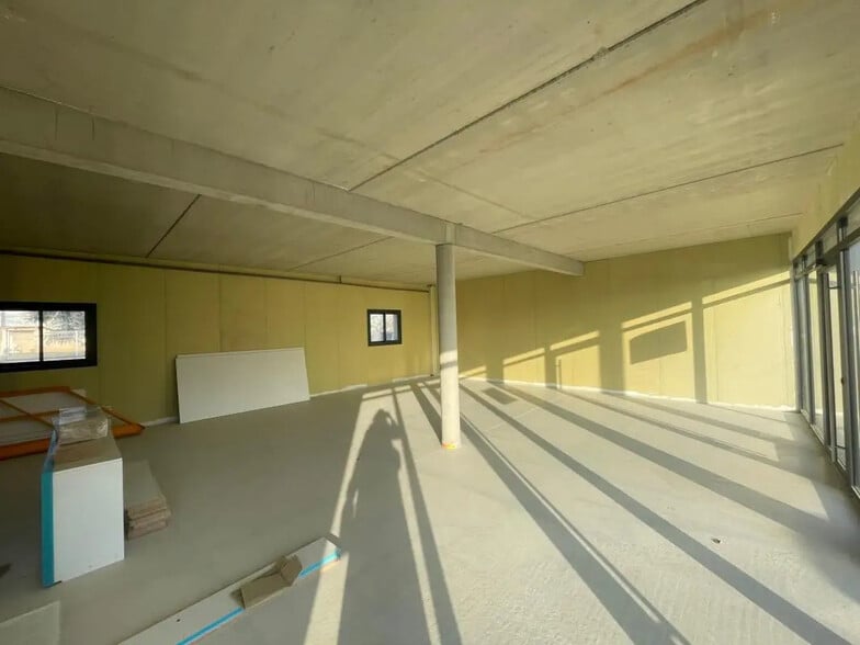 Local commercial dans Canals à louer - Photo de la construction – Image 2 sur 2