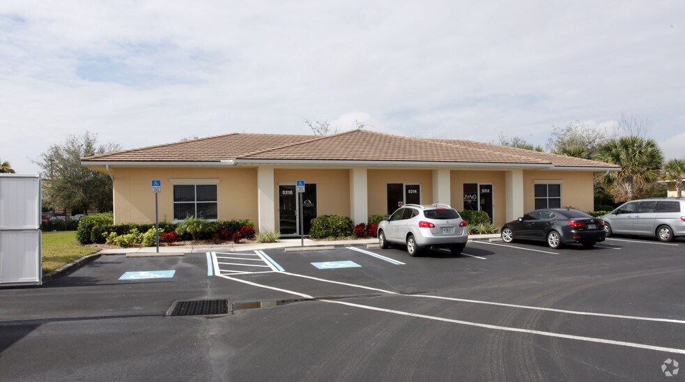 5212-5216 Paylor Ln, Sarasota, FL à louer - Photo de l’immeuble – Image 2 sur 3