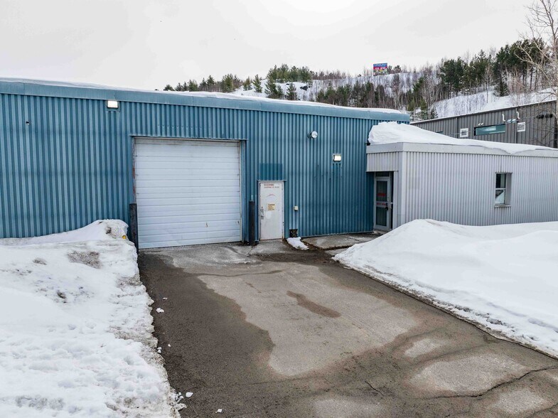 360 Mountain St, Sudbury, ON à louer - Photo de l’immeuble – Image 3 sur 7
