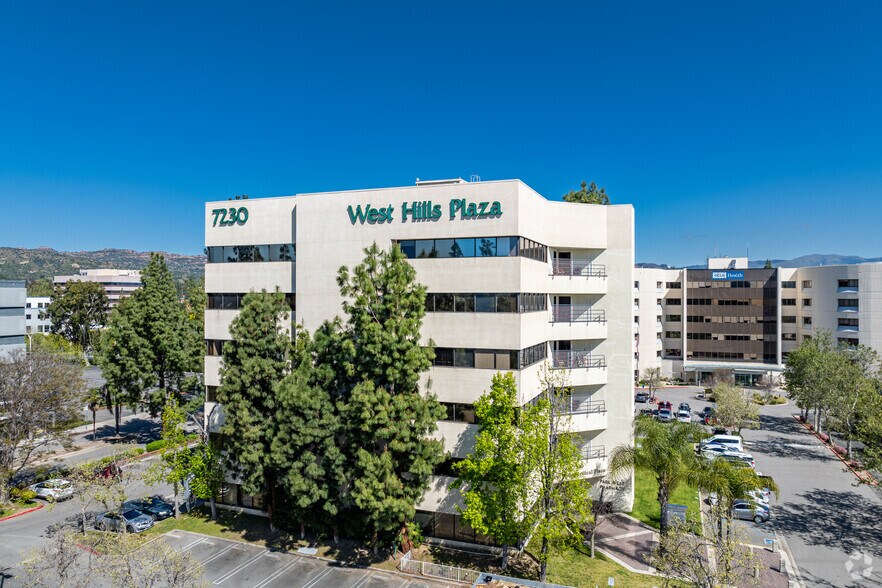 7230 Medical Center Dr, West Hills, CA à louer - Photo de l’immeuble – Image 2 sur 9