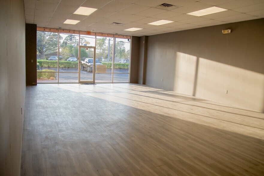 179 College Dr, Orange Park, FL à louer - Photo de l’immeuble – Image 3 sur 7