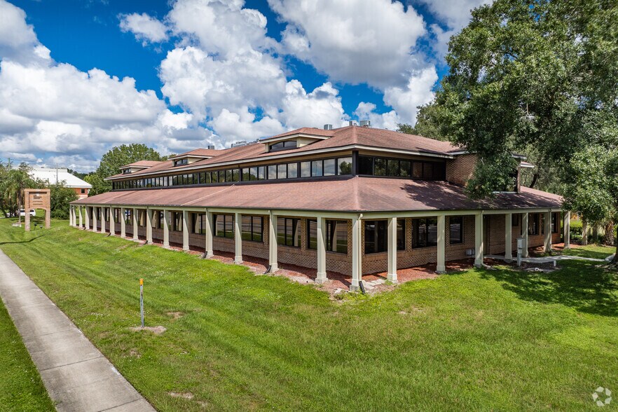 2701 W Busch Blvd, Tampa, FL à vendre - Photo de l’immeuble – Image 2 sur 23