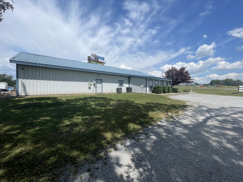 1808 Clark St, Carterville, IL à vendre - Photo de l’immeuble – Image 3 sur 15